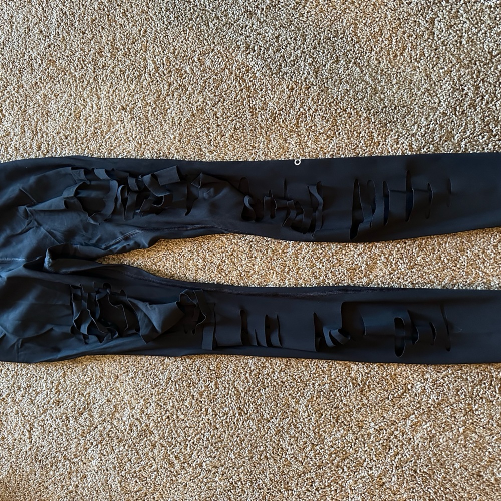 Alo Yoga Extreme Ripped Warrior